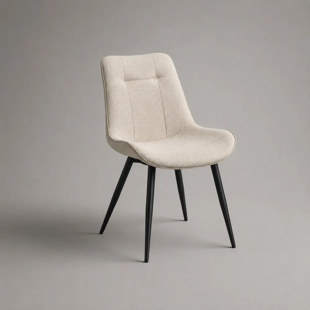 Chaise de salle à manger rembourrée en tissu bouclé écru avec pieds en acier noir 50 x 58 x 82 cm