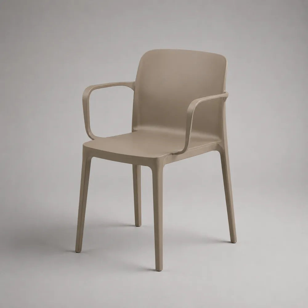 Chaise de salle à manger avec accoudoirs 58 x 60 x 82 cm en polypropylène beige