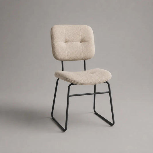 Chaise de salle à manger rembourrée 50x55x85 cm polyester beige avec piètement traîneau en acier noir